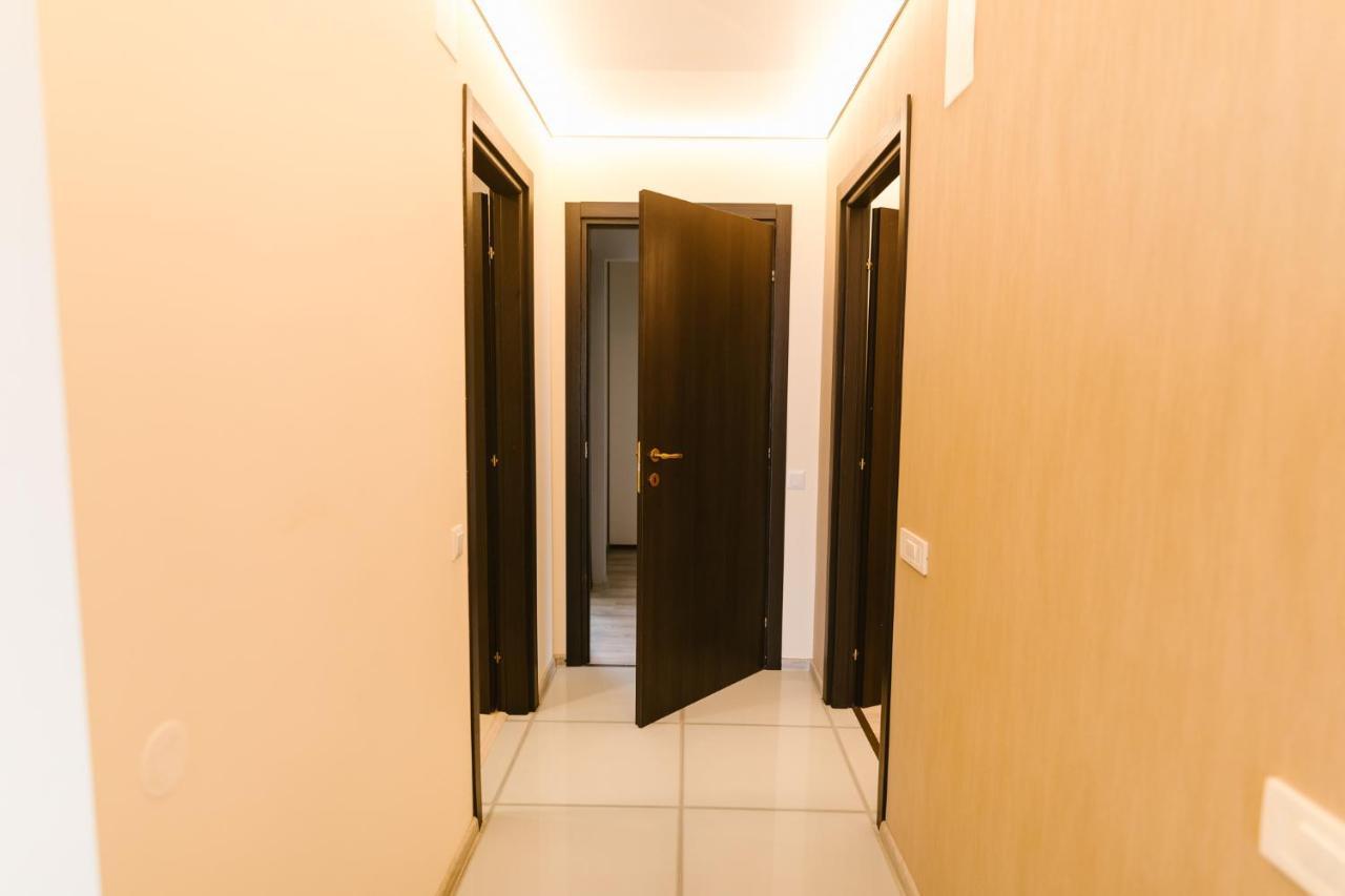Sky View - Luxury Apartment With A Dream View Brassó Kültér fotó