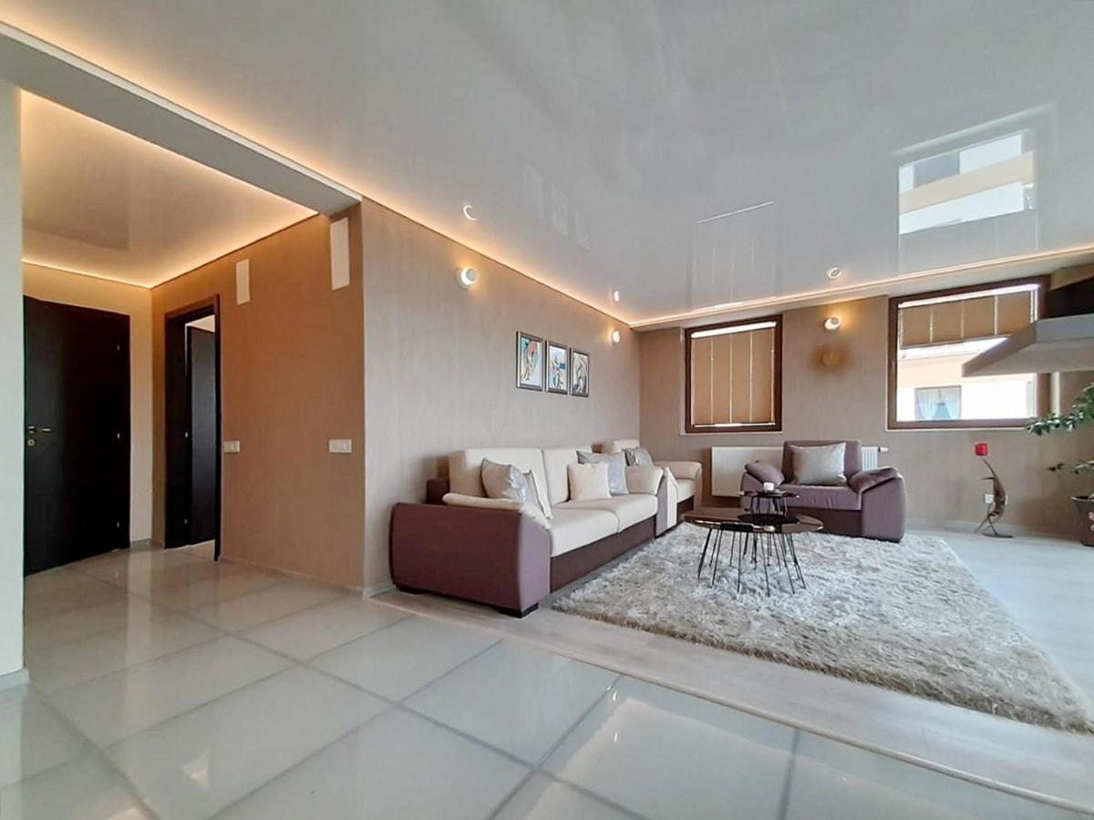 Sky View - Luxury Apartment With A Dream View Brassó Kültér fotó