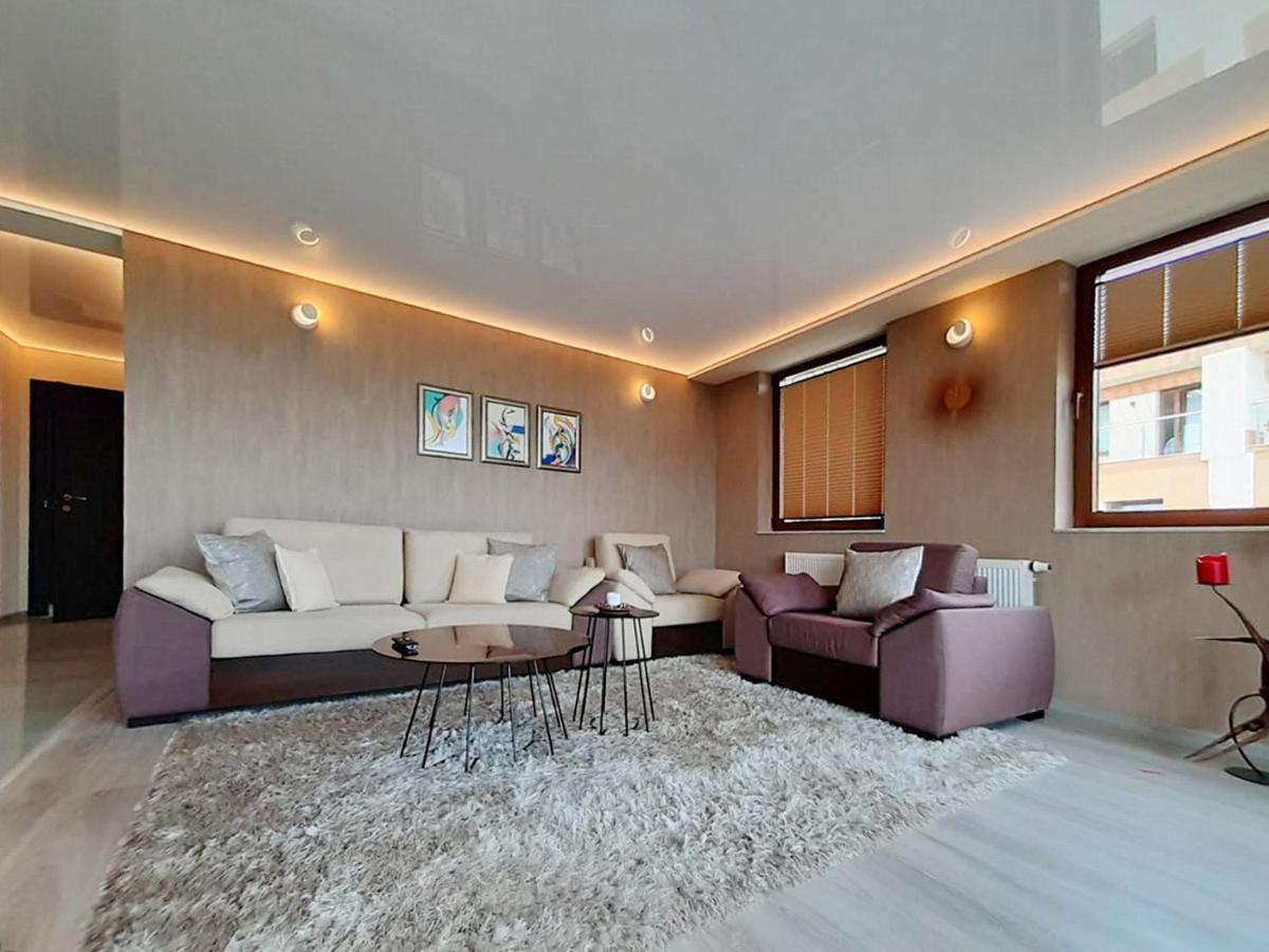 Sky View - Luxury Apartment With A Dream View Brassó Kültér fotó